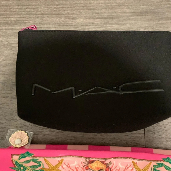 Lot of 3 Makeup bags from MAC cosmetics, Estée Lauder and IT cosmetics - Picture 5 of 6